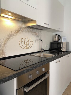 Fridge, microwave, oven, dishwasher
