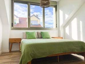 4 bedrooms, WiFi, bed sheets