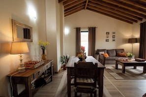 Televisión, chimenea, impresora