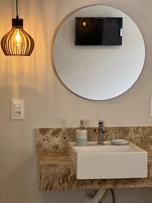 Håndklær, såpe og toalettpapir