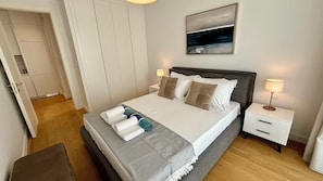 Deluxe Apartment, City View