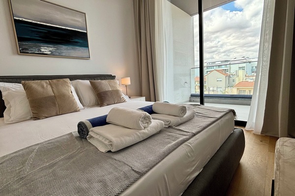 Deluxe Apartment, City View | 1 bedroom, blackout curtains, iron/ironing board, free WiFi