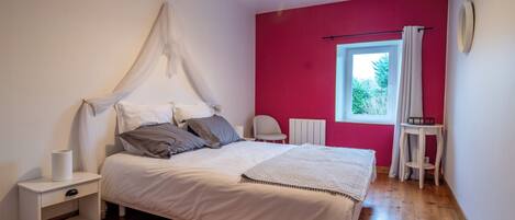 4 Schlafzimmer, Bügeleisen/Bügelbrett, WLAN, Bettwäsche