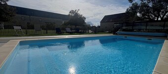 Large cottage with heated pool near the D-Day beaches
