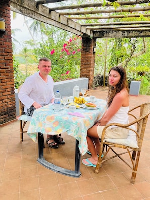 English breakfast on weekends (USD 10 per person)