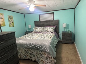 2 bedrooms, iron/ironing board, WiFi, bed sheets - Charming 2-bedroom tiny country house conviently located near BOK HOMA CASINO!! (Sandersville)