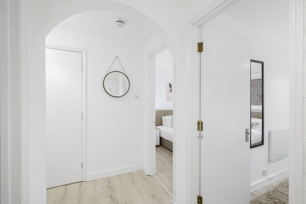 Standard Apartment | 2 bedrooms - Charming 2 Bed 1Bath Apt -Transom Square (London)