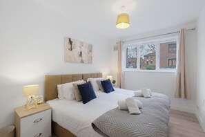 Standard Apartment | 2 bedrooms - Charming 2 Bed 1Bath Apt -Transom Square (London)