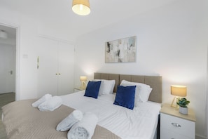 Standard Apartment | 2 bedrooms - Charming 2 Bed 1Bath Apt -Transom Square (London)