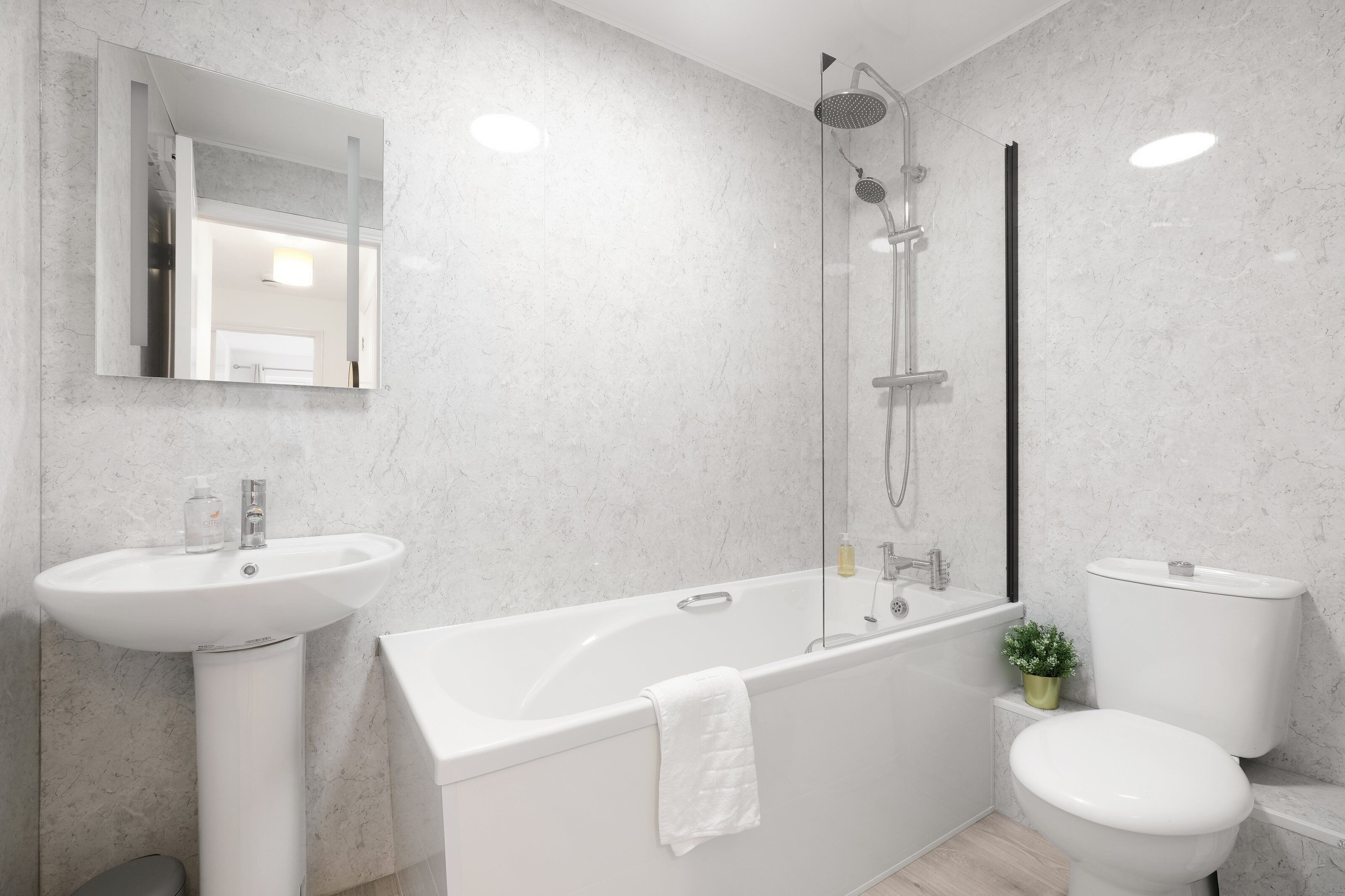 Standard Apartment | Bilik Mandi