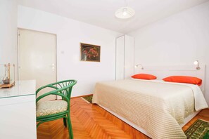 4 bedrooms, free WiFi