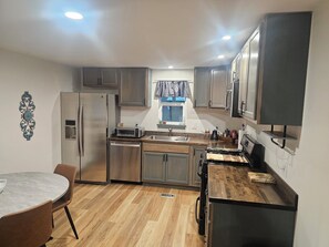 微波炉、烤箱、炉灶、洗碗机