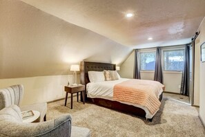 3 bedrooms, desk, travel crib, free WiFi
