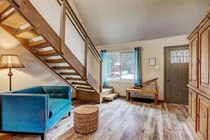 Smart TV, fireplace, table tennis