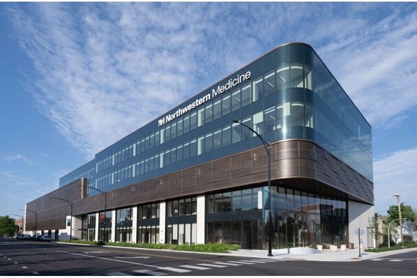 Exterior - Modern & Spacious Stay by Northwestern Hospital Bronzeville (Chicago)