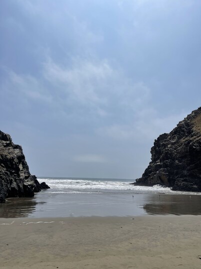 House in front of the sea, with swimming pool, terrace, barbecue, Pet friendly!