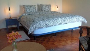 2 عدّة غرف نوم وواي فاي مجانًا وملاءات أسرّة