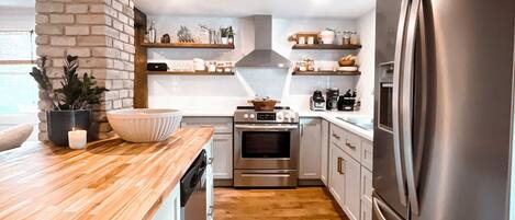 Oven, stovetop, dishwasher