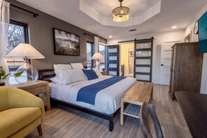 4 bedrooms, desk, iron/ironing board, travel cot