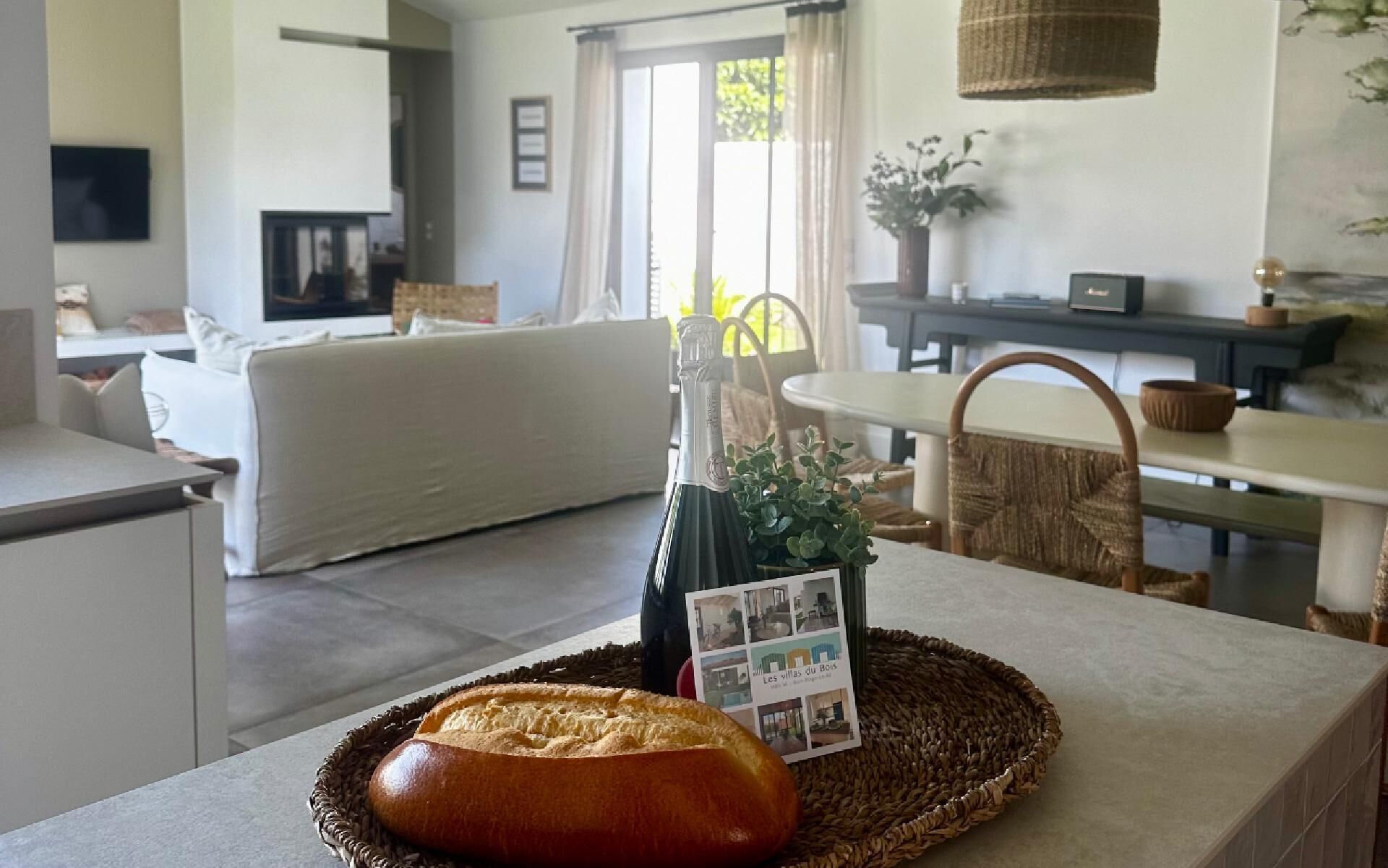 TV, fireplace, stereo