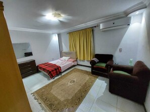 3 bedrooms, iron/ironing board, free WiFi, bed sheets - 3-Bedroom Apartment in Tebah Gardens Compound - 6th of October with AC, WiFi (6th of October)