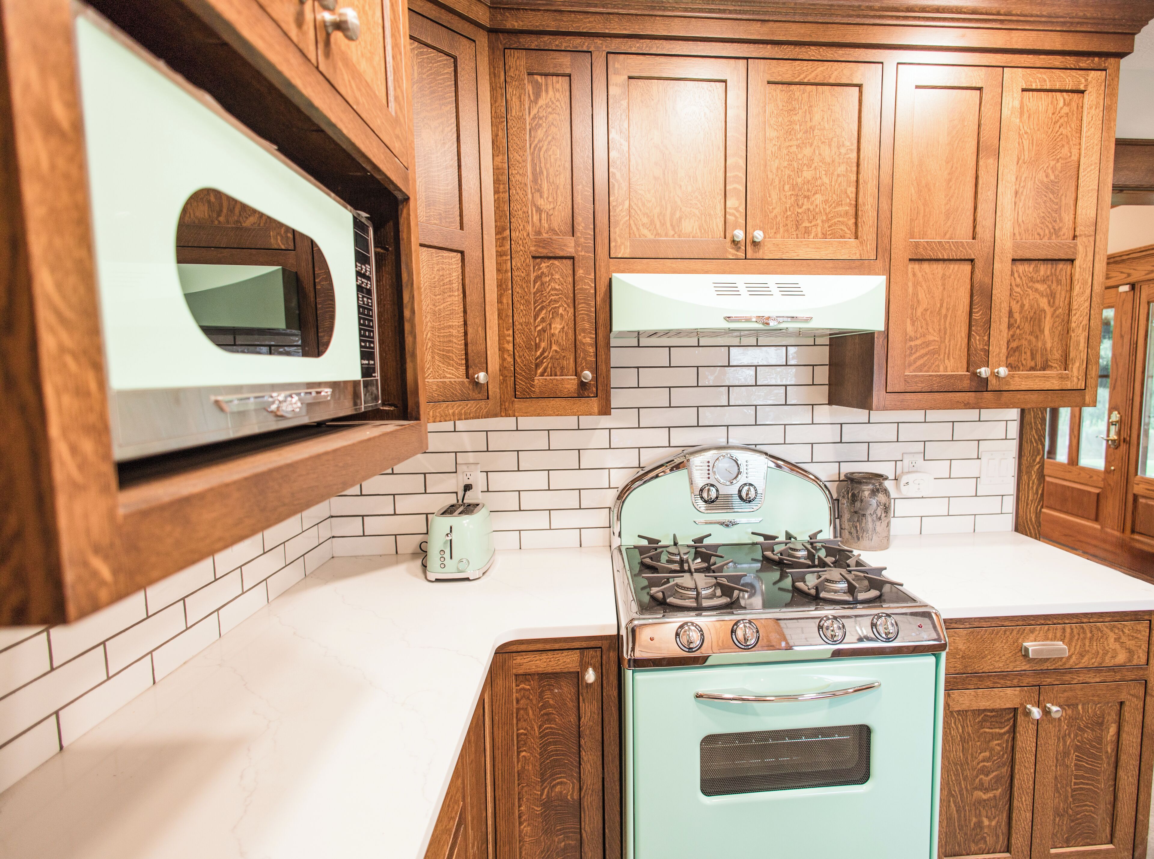 Kühlschrank, Mikrowelle, Toaster, Mixer