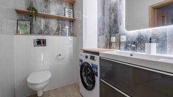 Comfort Apartment | Bathroom