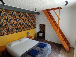 Silitysrauta/-lauta, Wi-Fi, vuodevaatteet