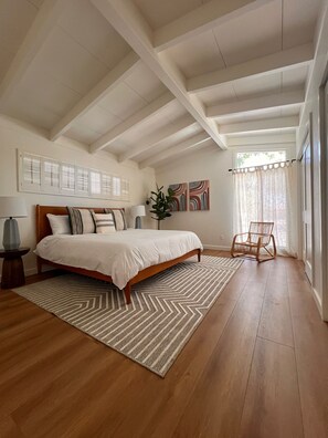 5 slaapkamers, een strijkplank/strijkijzer, wifi, beddengoed