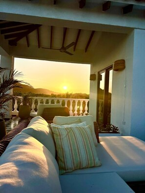 42–tuumainen äly-TV, jossa digitaalikanavat