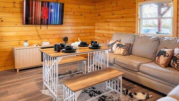 Smart TV, fireplace