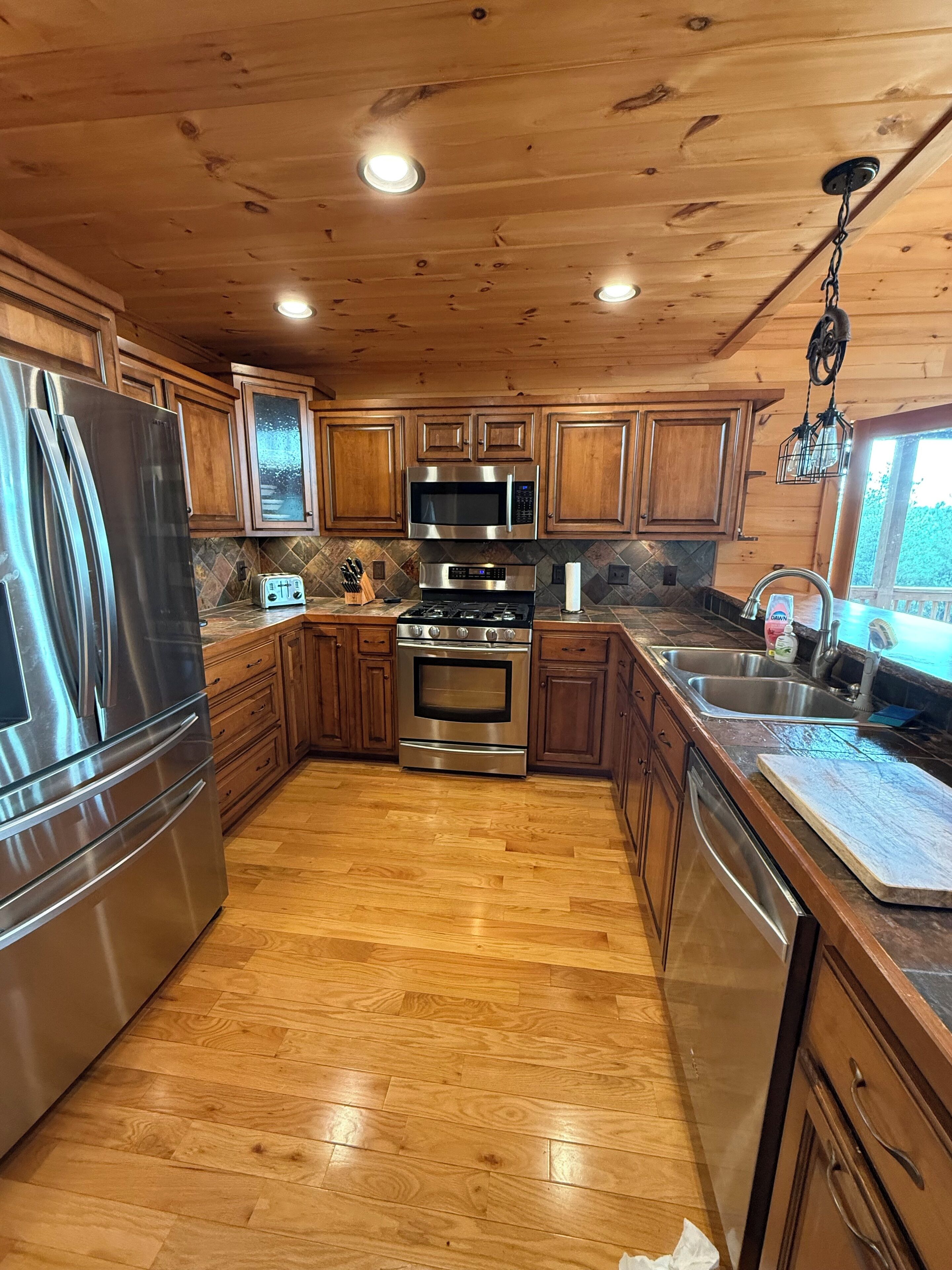 Frigorífic, microones, forn i placa de cuina 