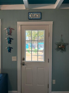 Interior - 3-Bedroom house near ocean on Oak Island fully-equipped, including Golf Cart! (Oak Island)