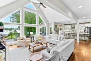 Smart TV, fireplace, video games, offices