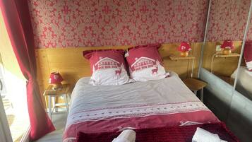 1 chambre, fer et planche Ă repasser, Wi-Fi, draps fournis