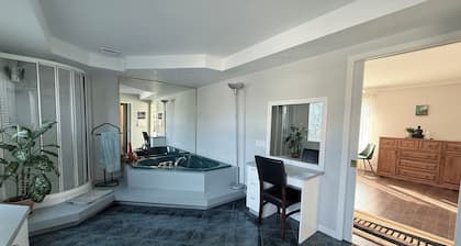 Large private bungalow in Lévis