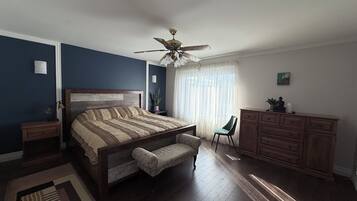 1 bedroom, desk, bed sheets