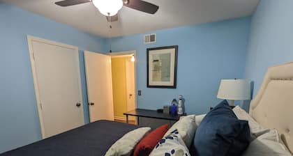 Cozy 2BR/1BA Condo with Modern Furnishings, High-Speed Wi-Fi, In-Unit Laundry