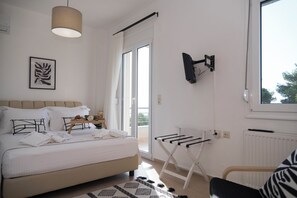 4 bedrooms, in-room safe, iron/ironing board, travel cot