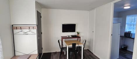 Deluxe Twin Room, Garden View | Blackout drapes, iron/ironing board, free WiFi