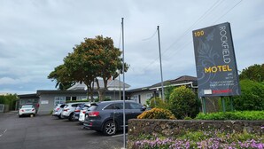 Front of property - Rockfield Motel (Auckland)
