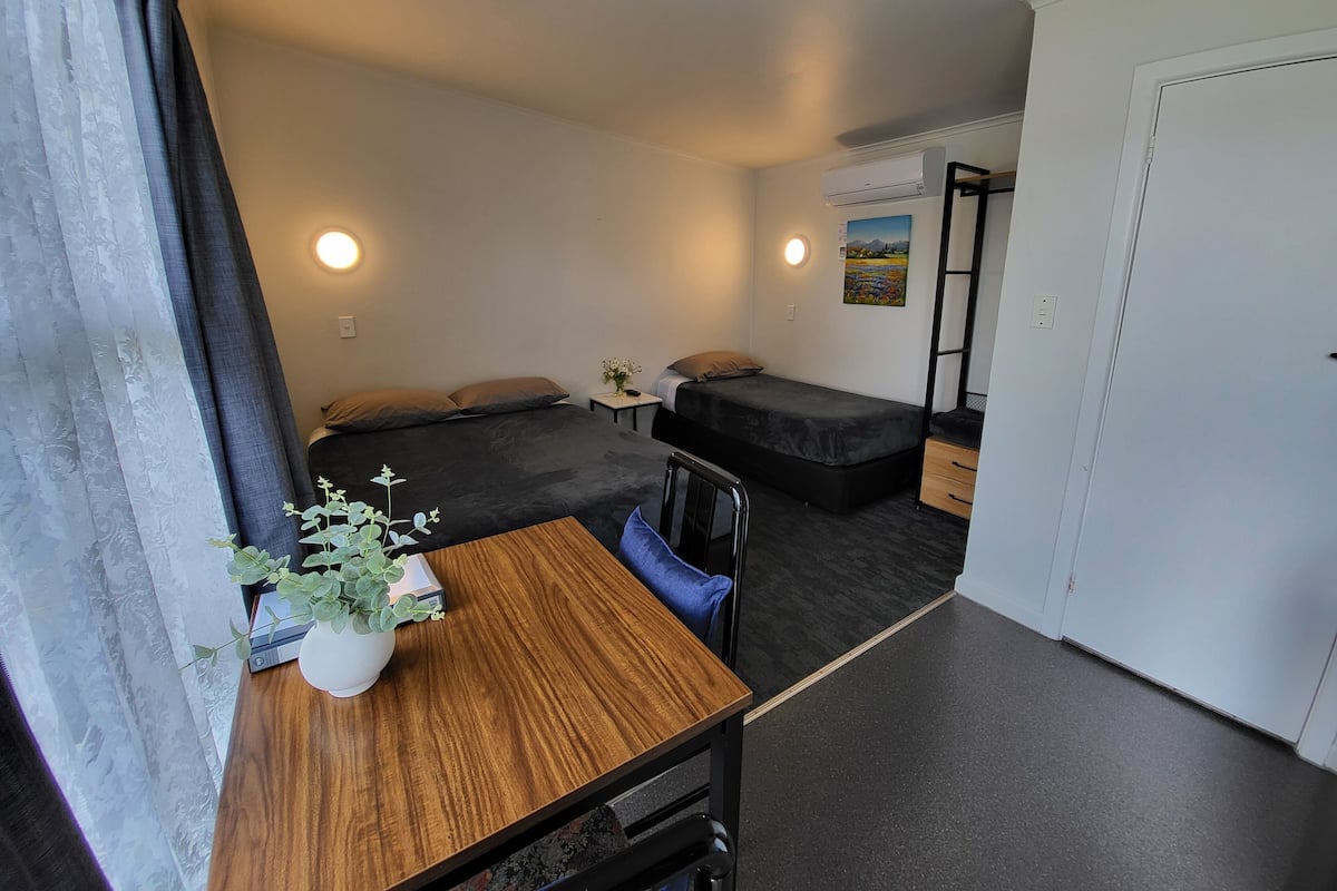 Standard Twin Room, Garden View | Blackout drapes, iron/ironing board (on request), WiFi (free)