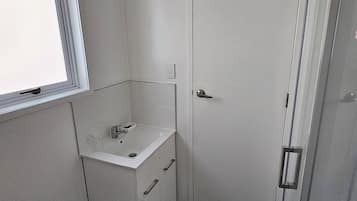Dusche, Handtücher, Seife, Shampoo