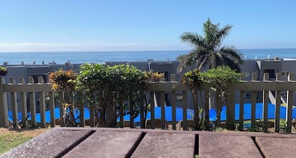 Seaview, 6 sleeper, secure complex with amenities, direct beach access and WiFi