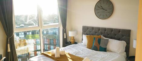 2 chambres, fer et planche à repasser, Wi-Fi, draps fournis