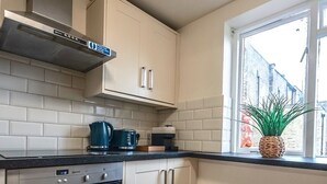 Private kitchen - 5 Bedroom Premium Apartment Central London (London)