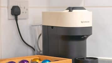 Kaffe og/eller kaffemaskine