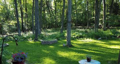 Lake + forest view 1650 sf cottage in rolling hills of Central Wis. LAKE ACCESS.