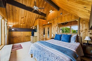 3 bedrooms, iron/ironing board, travel cot, WiFi
