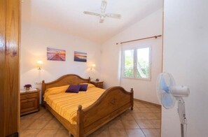3 bedrooms, iron/ironing board, travel cot, free WiFi - Villa Teresa (Cap d'Artrutx)